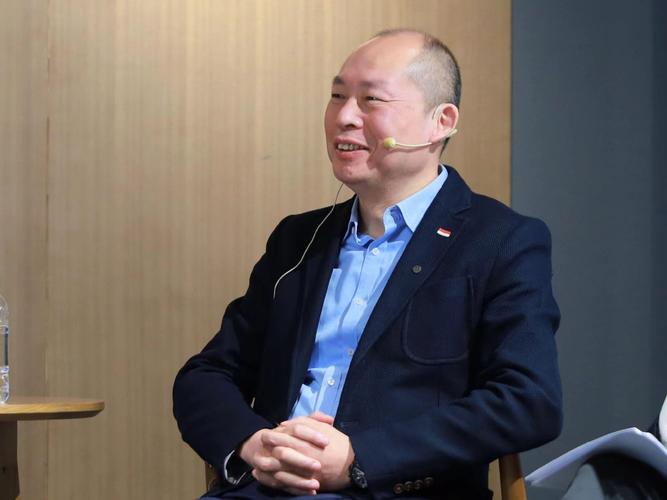 打破“高定价、低折扣”怪圈 图书价格立法势在必行——从朱旗委员两会建议看出版业健康发展